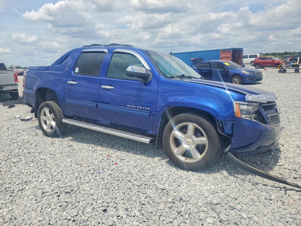 2013 Chevrolet Avalanche LT