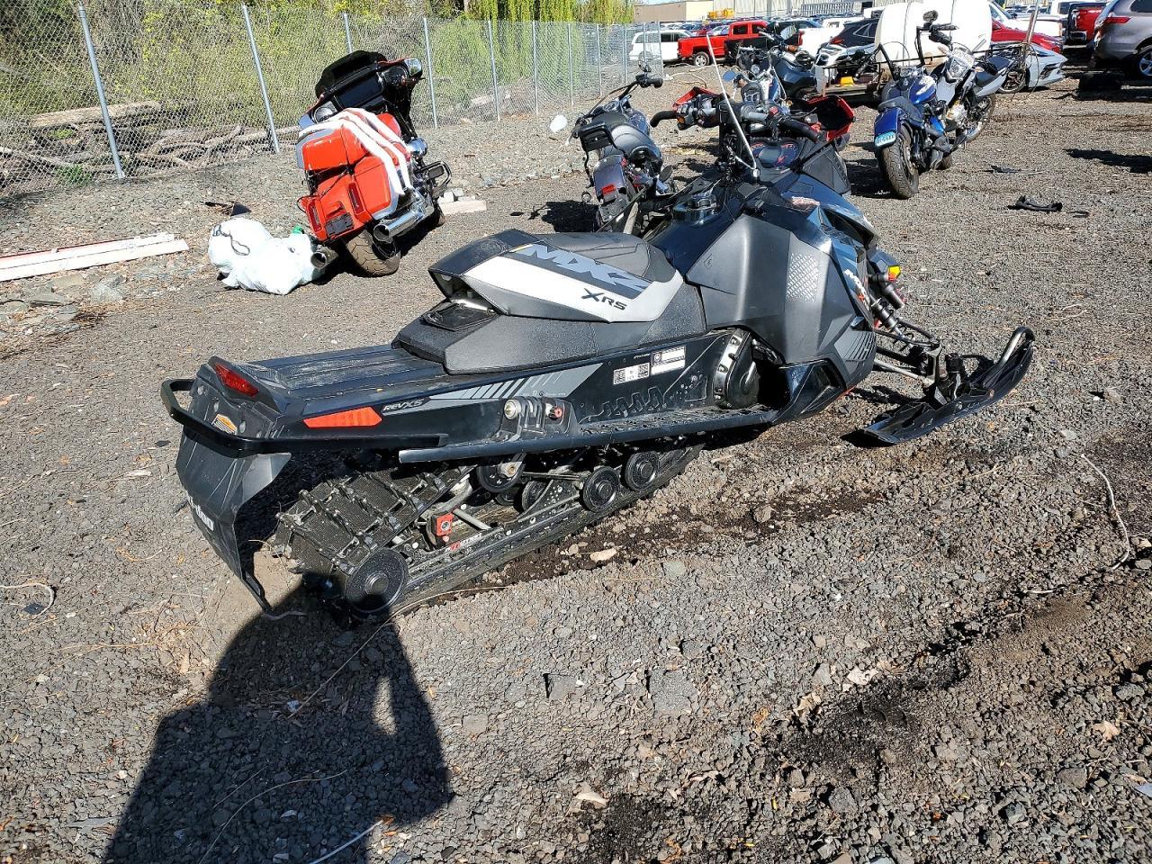 2017 Skidoo Renegad