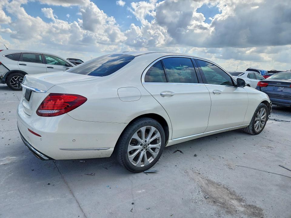 2017 Mercedes-Benz E 300