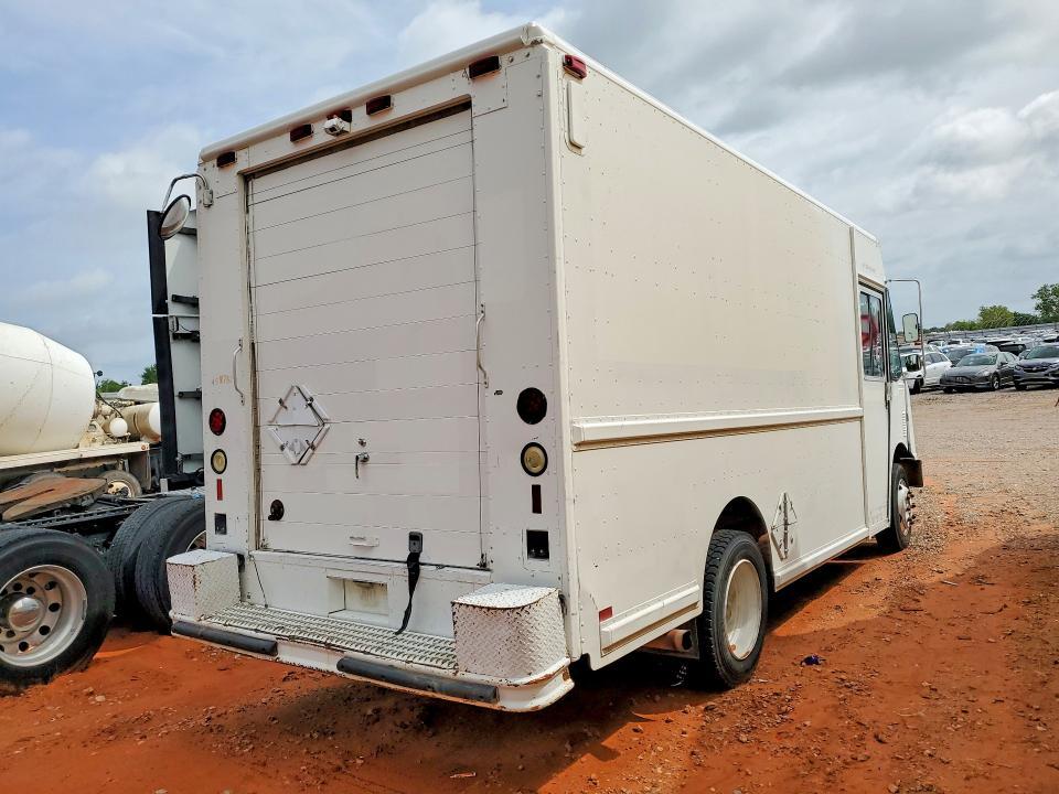 1999 Freightliner MT45 Chassis Delivery Truck