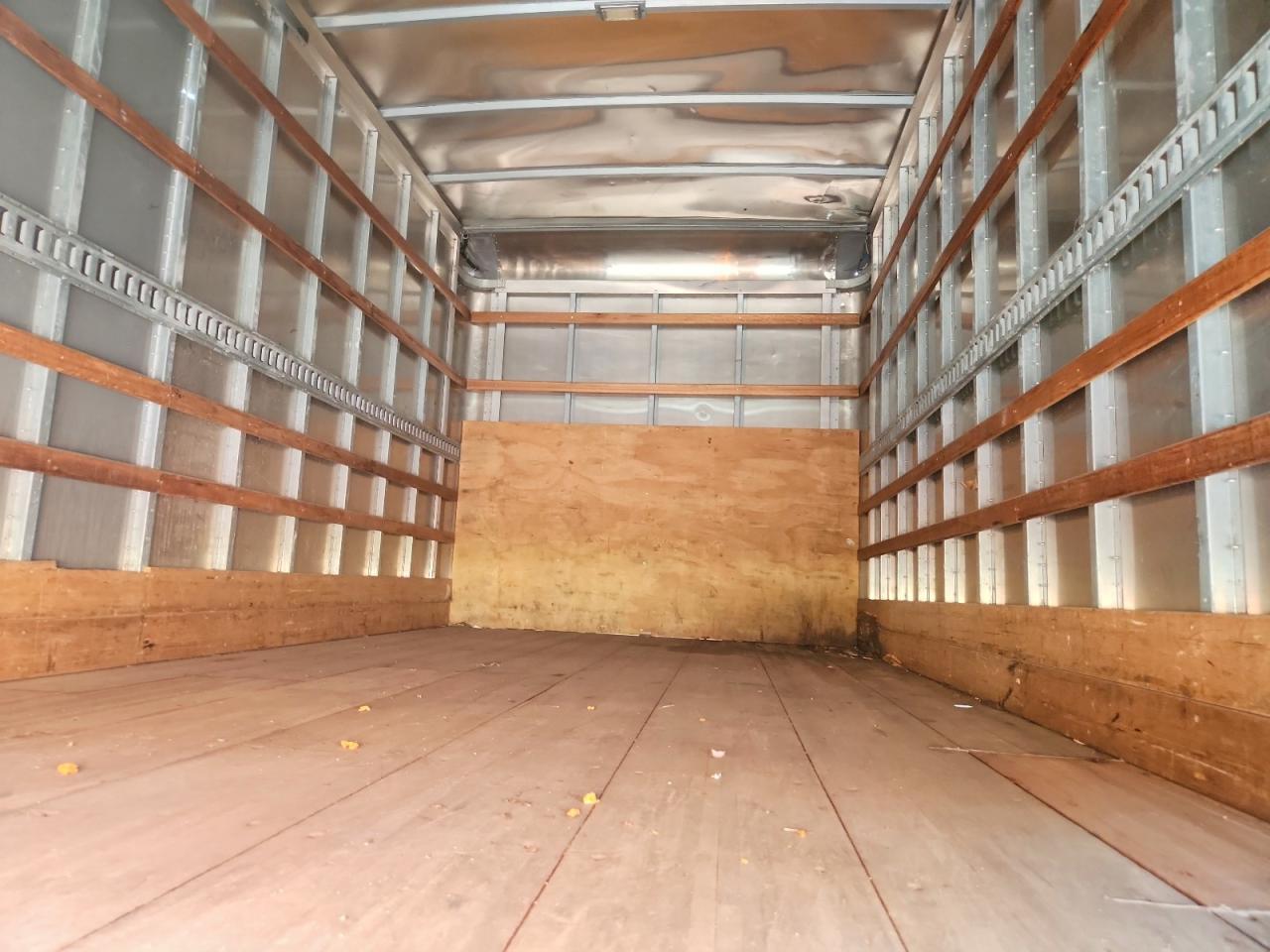 2019 Isuzu NPR HD BOX Truck
