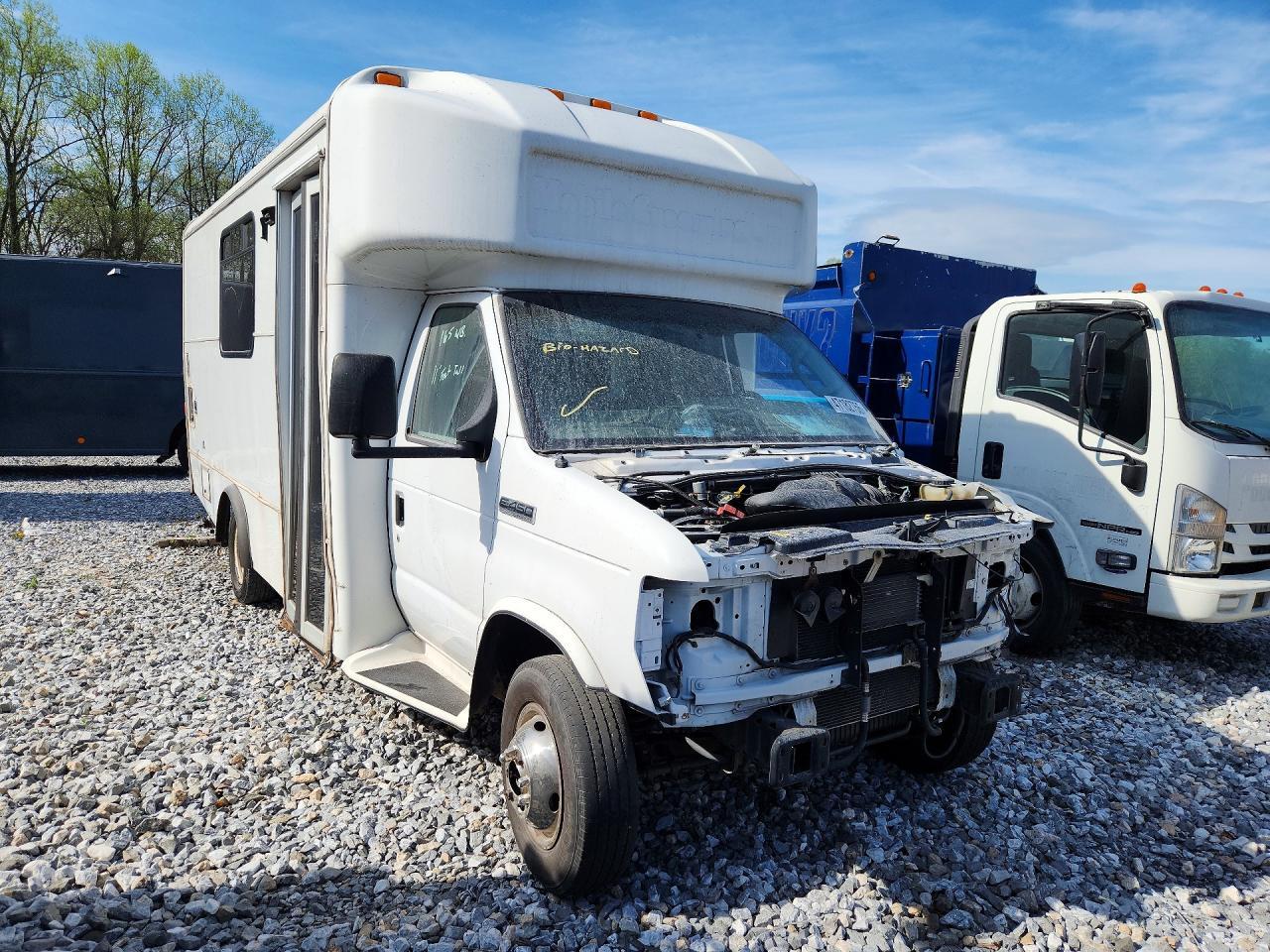 2016 Ford E450 Utility / Service Truck