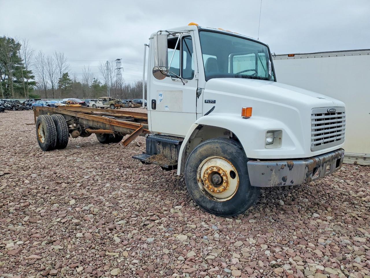 1999 Freightliner Medium Conventional FL70