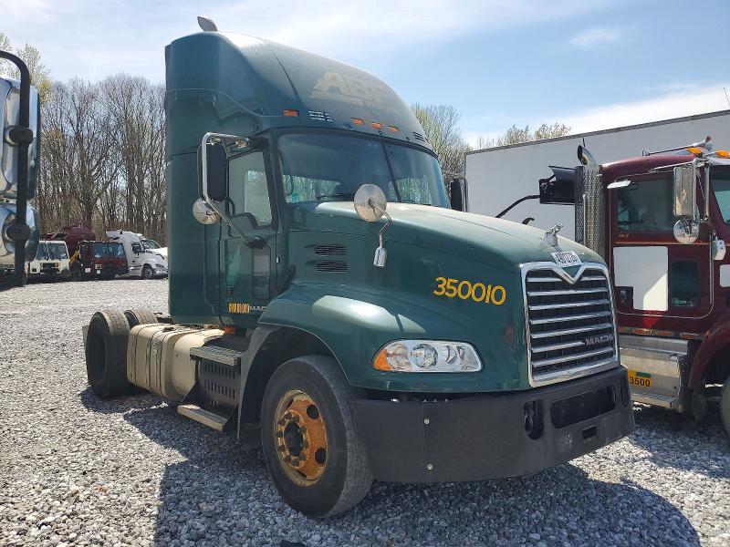 2016 Mack Cxu612 Semi Truck