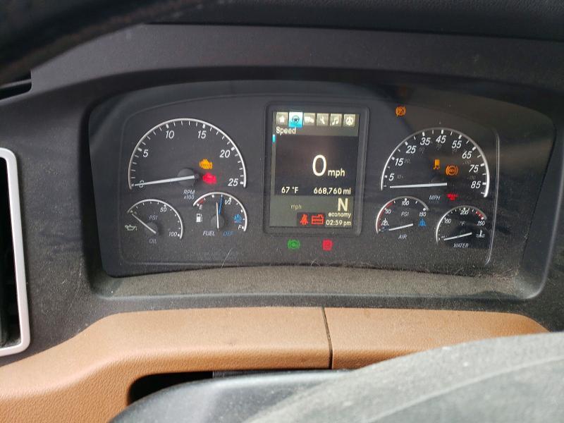 2019 Freigliner 2019 Freightliner Cascadia 126 Semi Truck