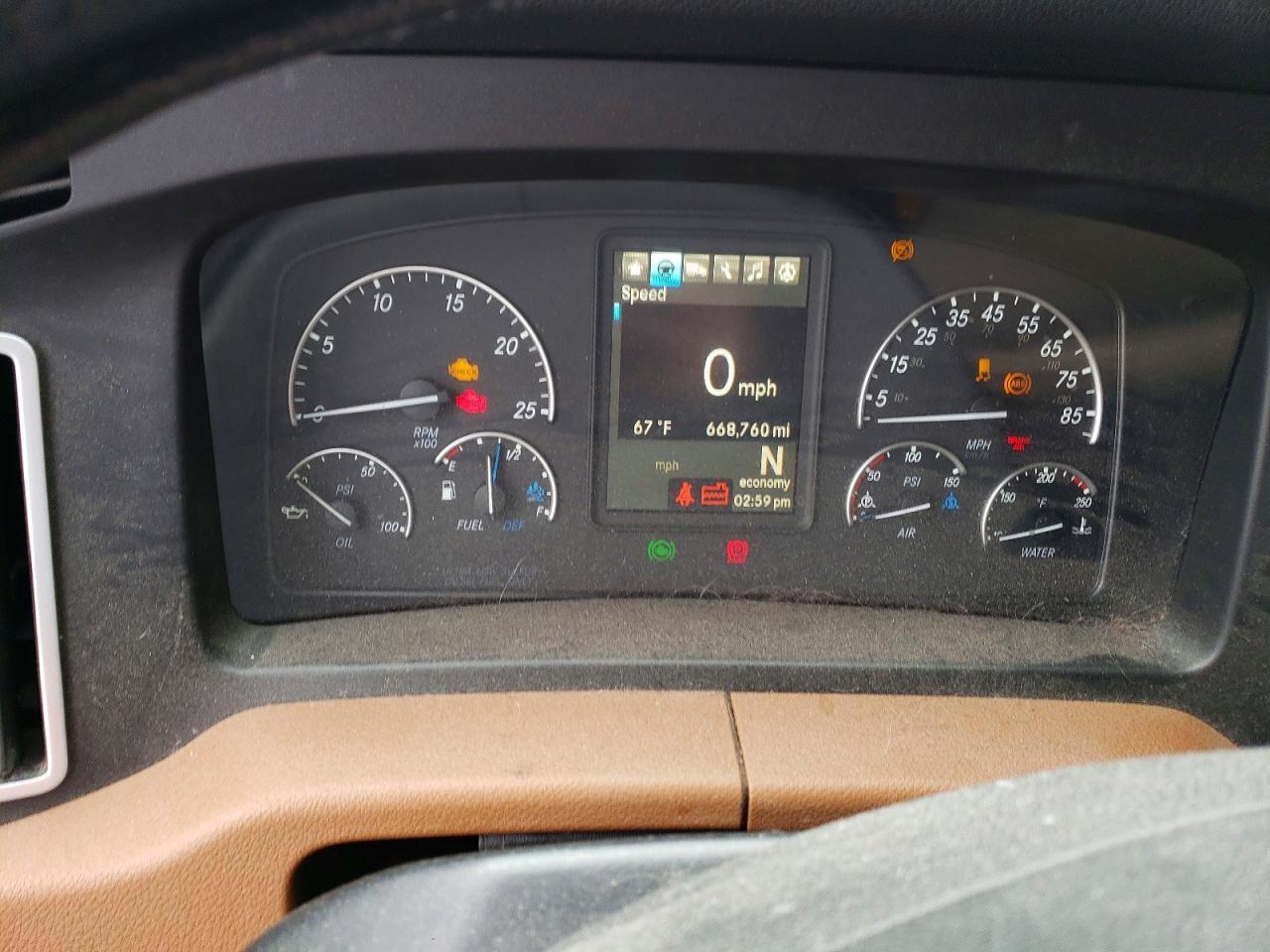 2019 Freigliner 2019 Freightliner Cascadia 126 Semi Truck