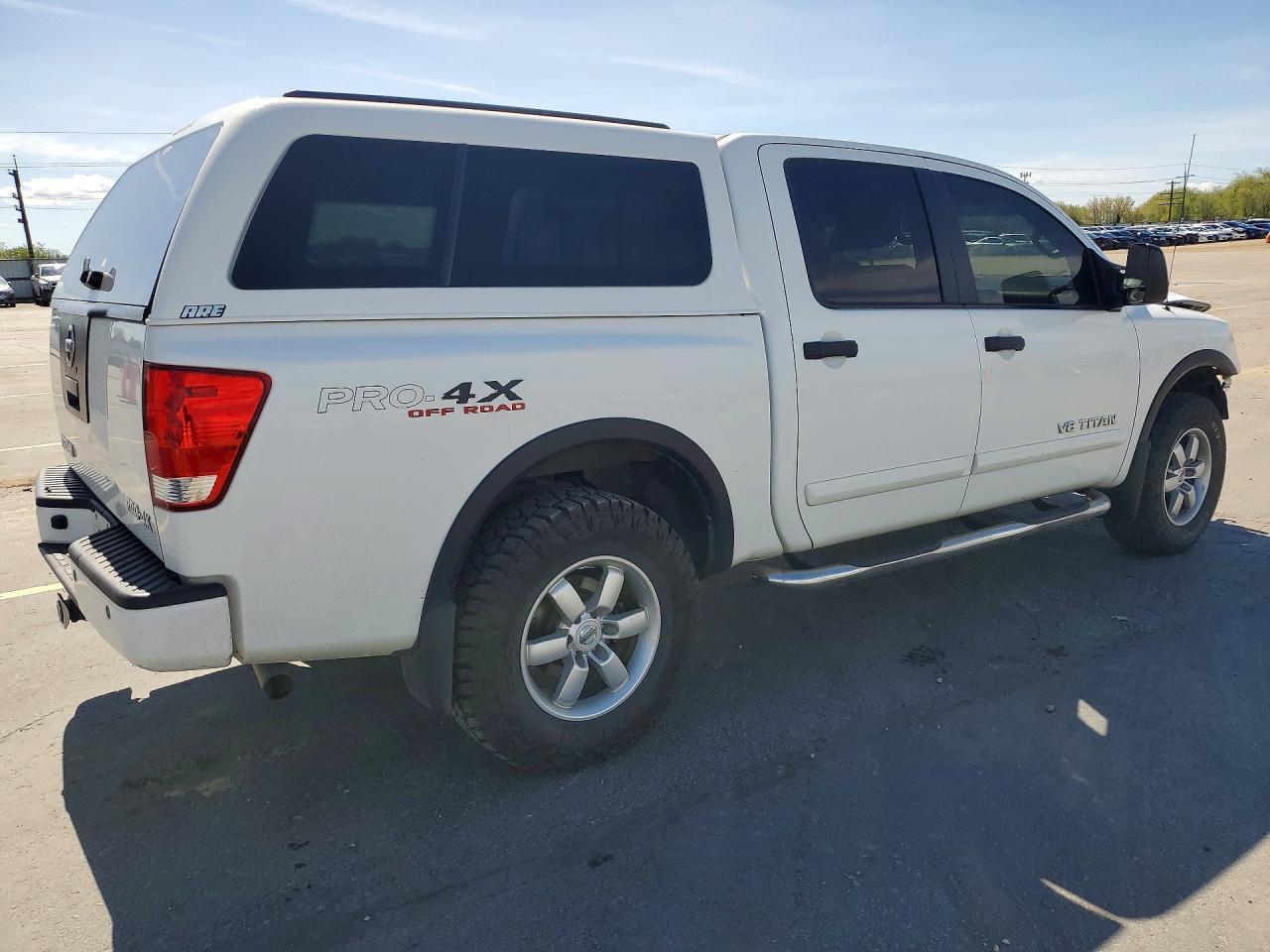 2012 Nissan Titan SV