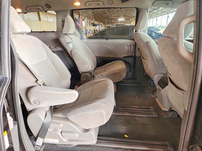 2019 Toyota Sienna le