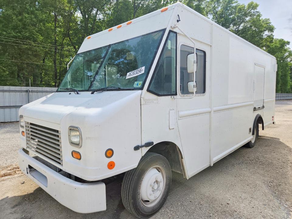 2008 Freightliner MT45 Chassis Delivery Truck
