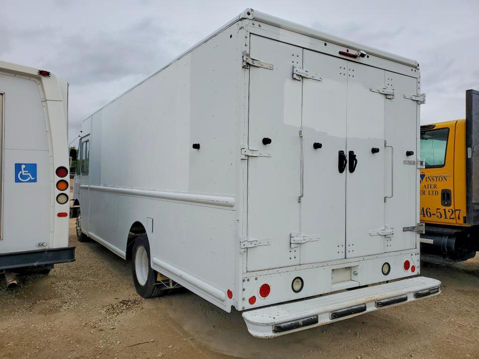 2013 Freightliner MT45 Chassis Delivery Truck