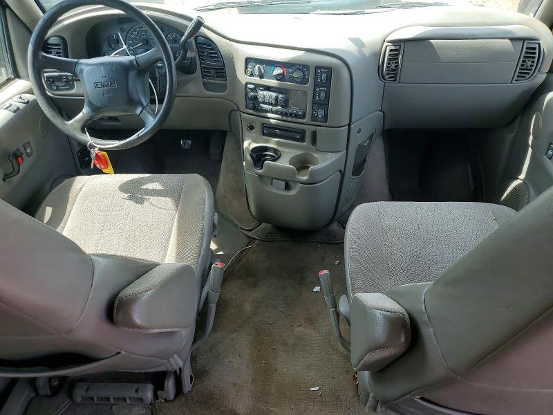 2005 GMC Safari XT