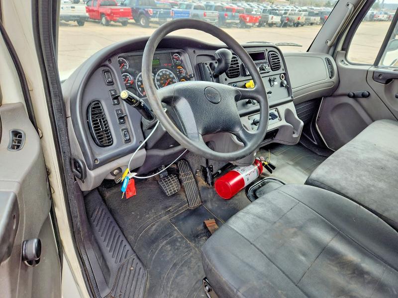 2020 Freigliner 2020 Freightliner Business Class M2 BOX Truck