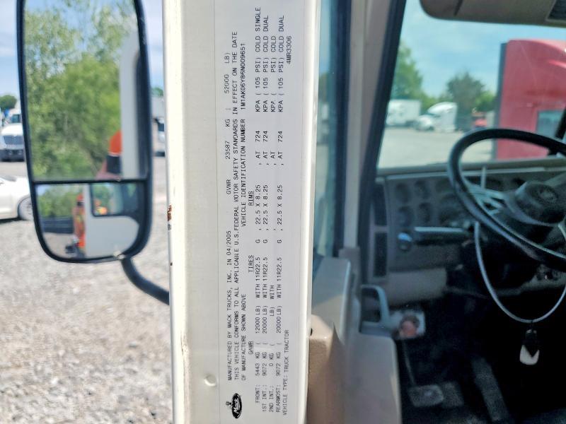 2006 Mack CXN613 Semi Truck