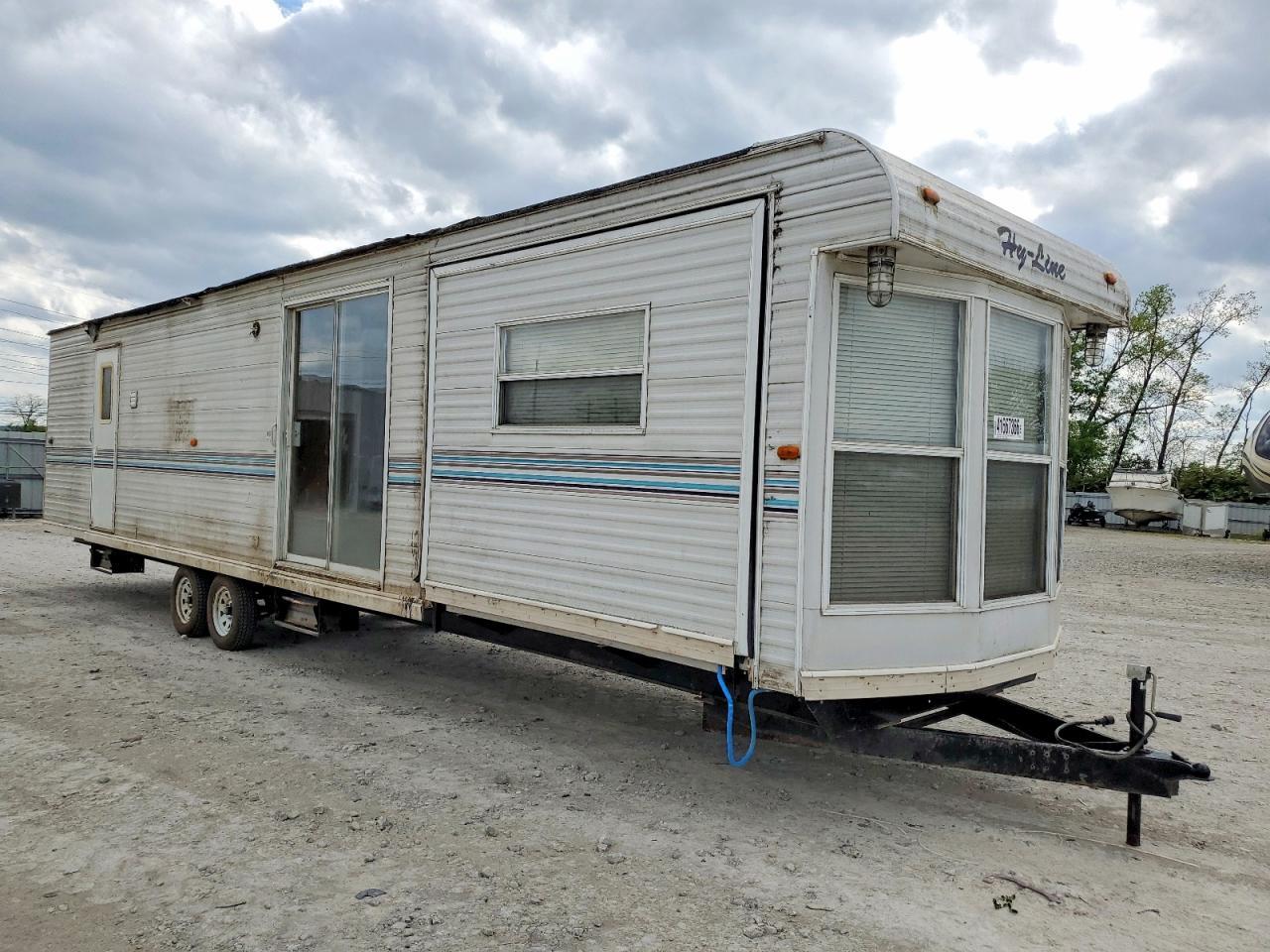 2002 Hy Line 2002 HY-LINE Camper