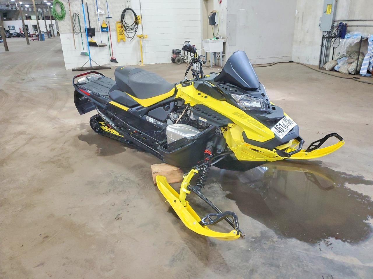 2022 Skidoo Renegade XRS