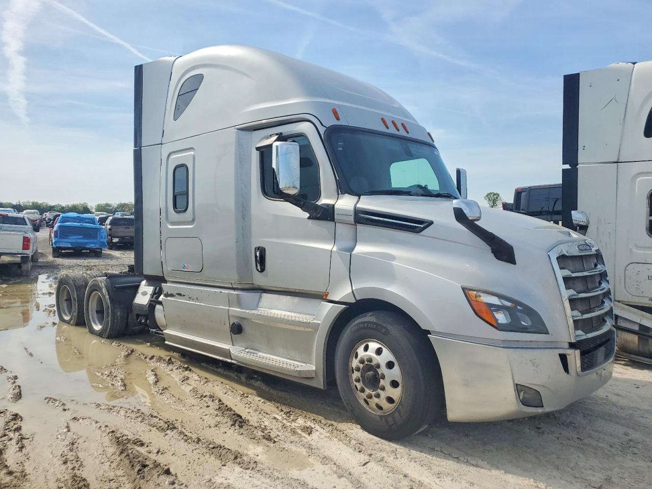 2020 Freigliner 2020 Freightliner Cascadia 126 Semi Truck