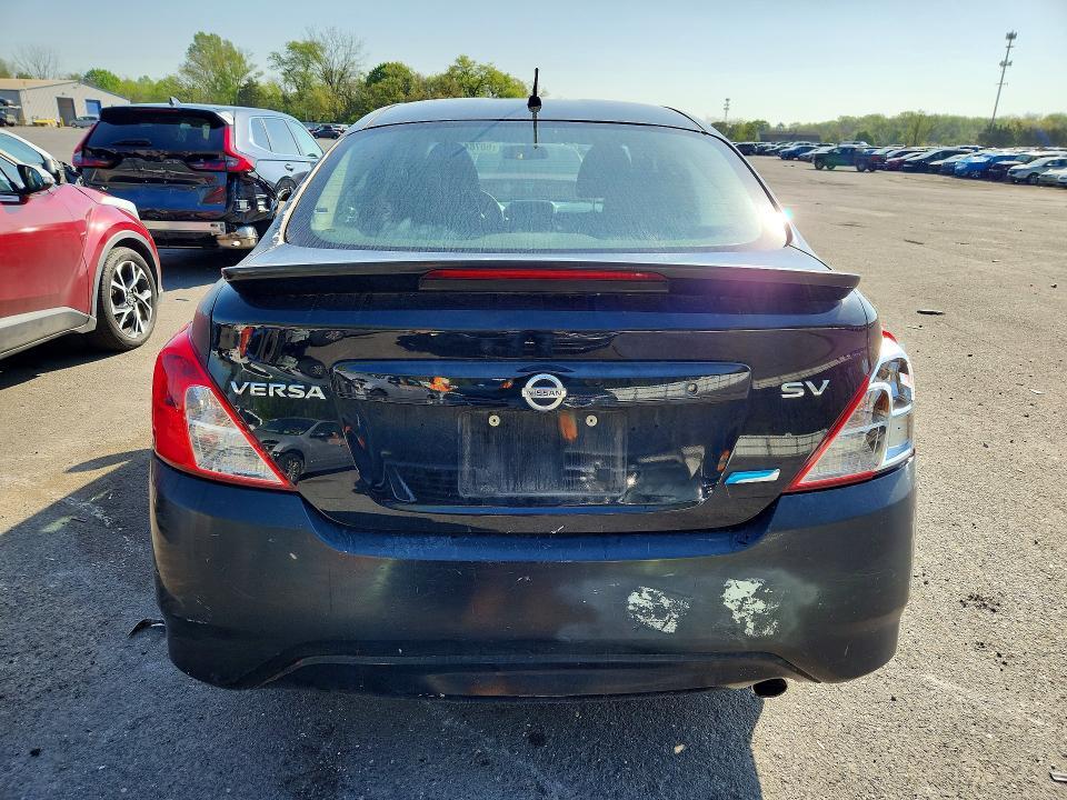 2013 Nissan Versa 1.6 s