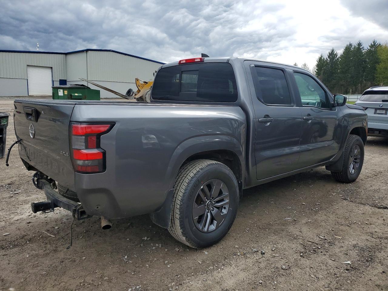 2025 Nissan Frontier SV