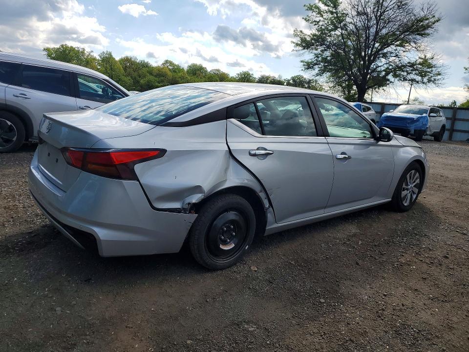 2023 Nissan Altima s
