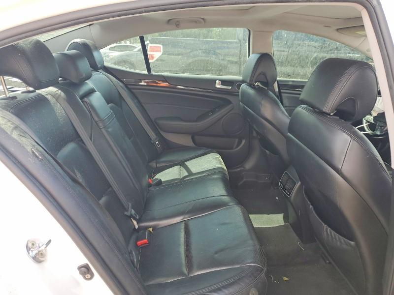 2014 KIA Cadenza Premium