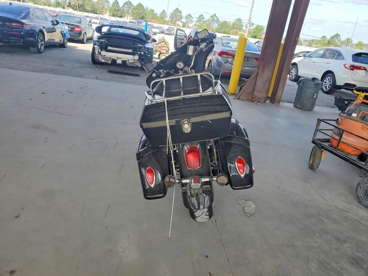 2000 Honda VT1100 C2