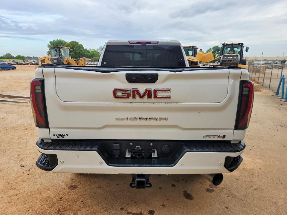 2024 GMC Sierra K2500 AT4