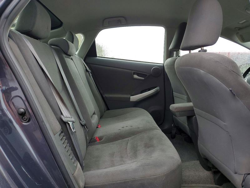 2010 Toyota Prius iii