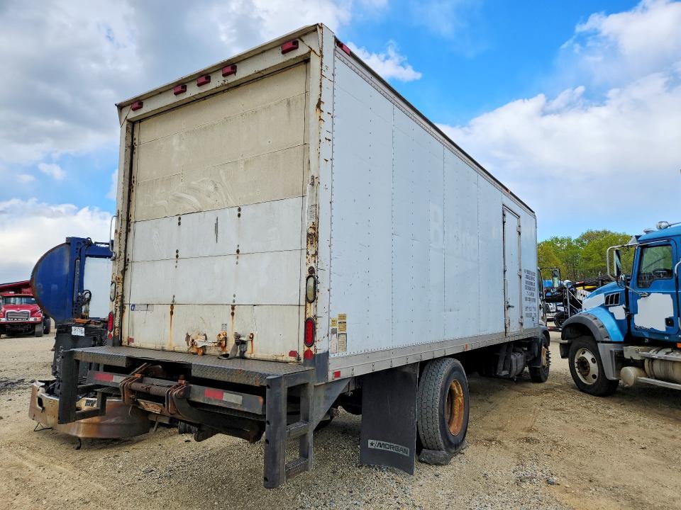 2006 Isuzu T7F box Truck