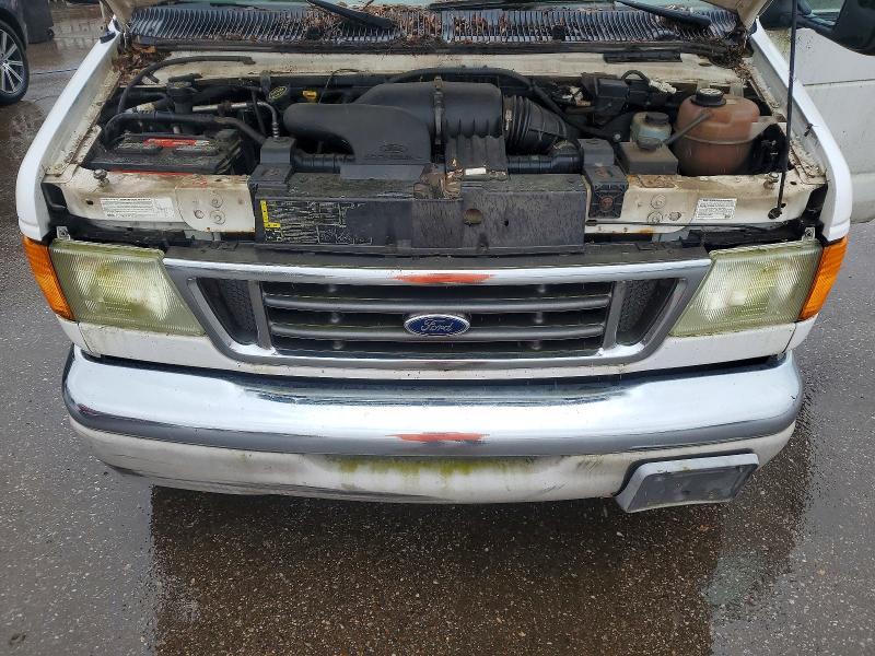 2004 Ford Econoline E350 Super Duty Cutaway Van