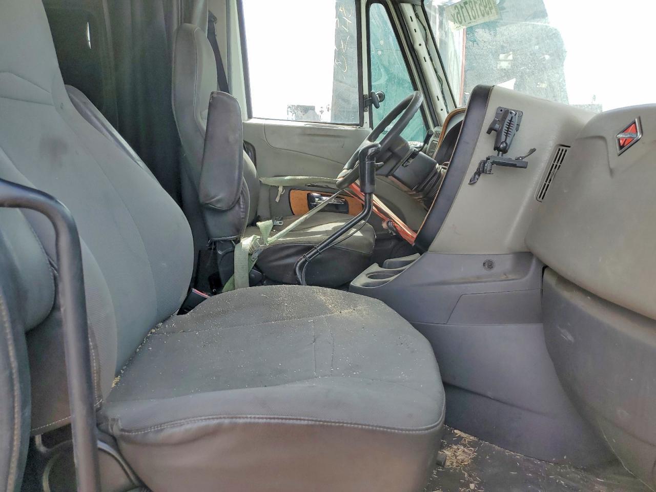 2013 International LF677 Semi Truck