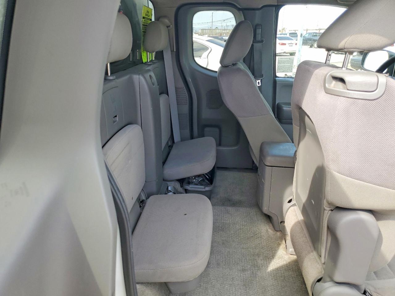 2013 Nissan Frontier S