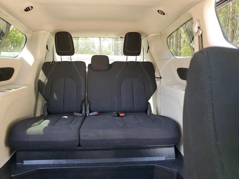 2022 Chrysler Voyager lx