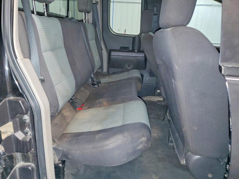 2004 Nissan Titan XE