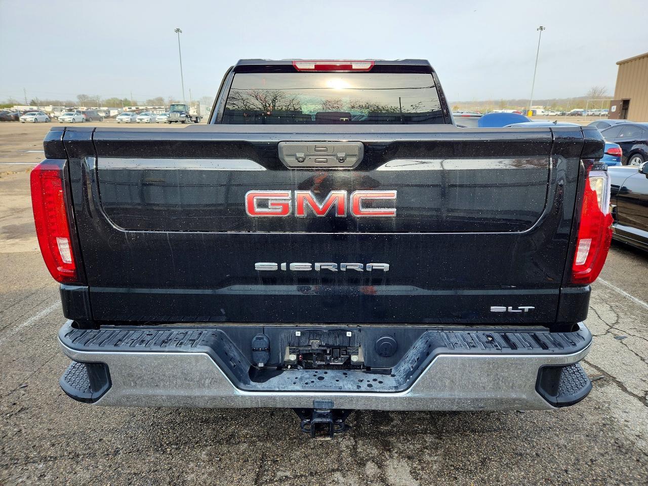 2025 GMC Sierra K1500 SLT