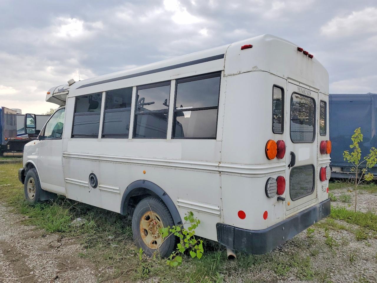 2012 Chev Rolet Express Shuttle Bus
