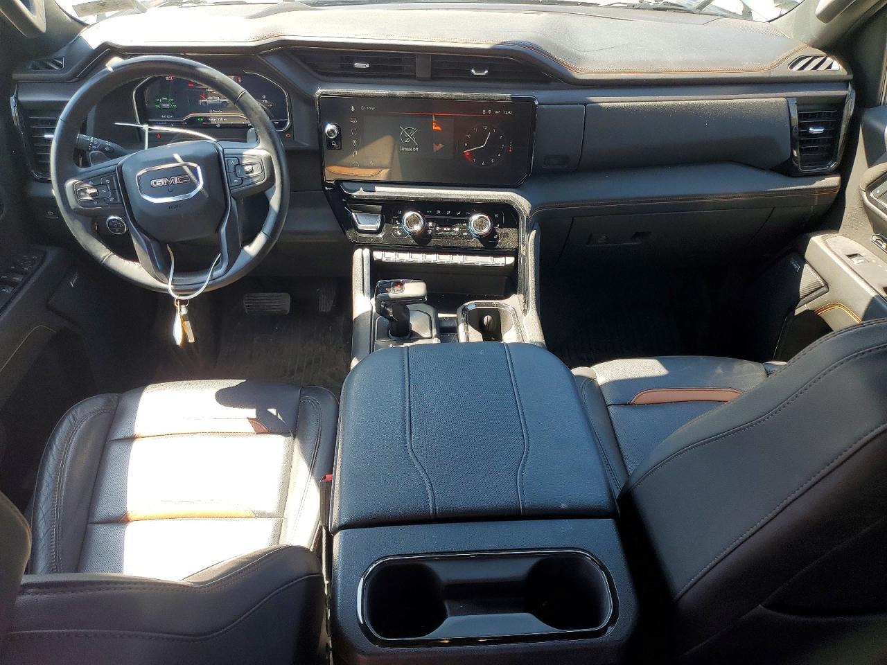 2025 GMC Sierra K1500 AT4