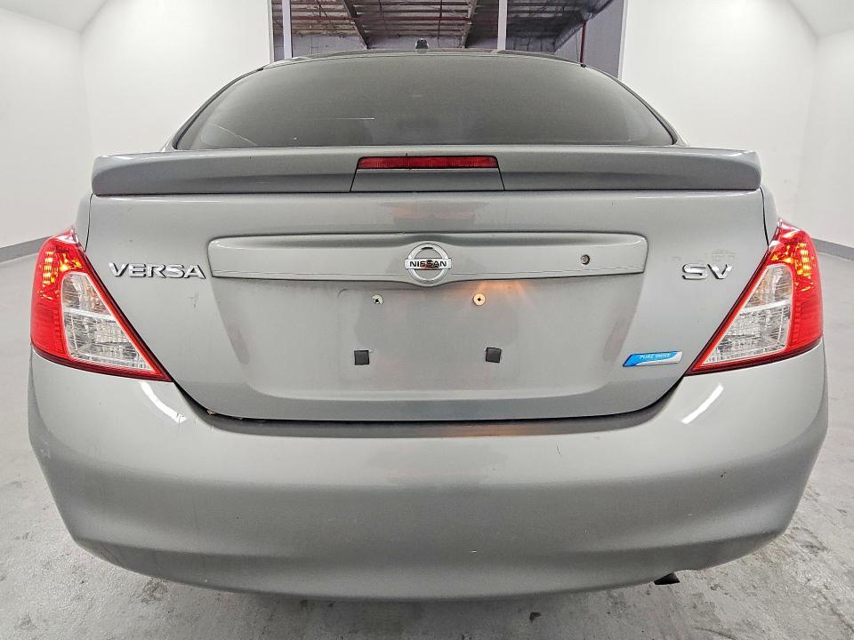 2013 Nissan Versa 1.6 s