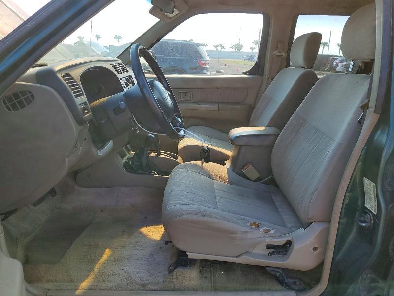 2000 Nissan Frontier XE