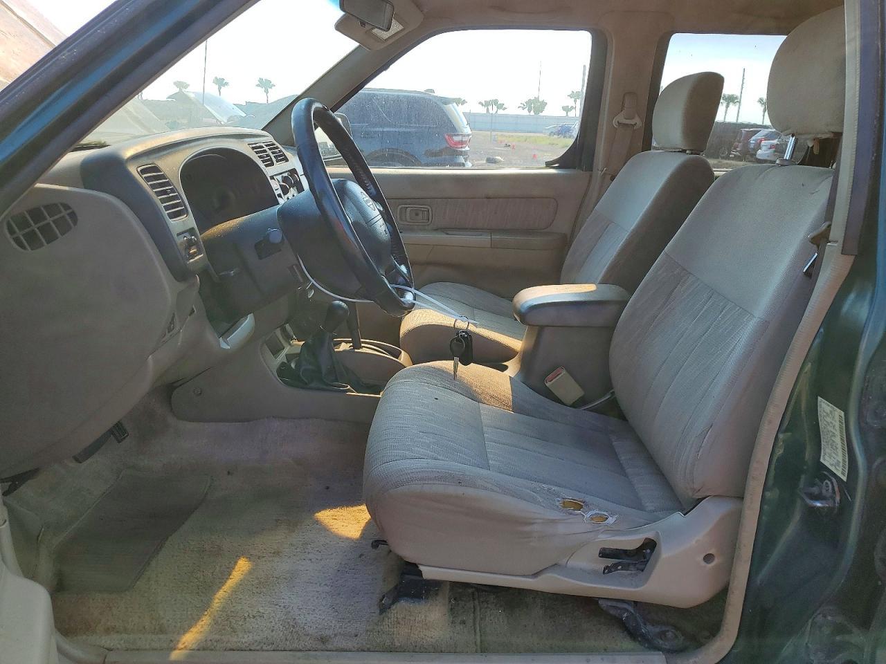 2000 Nissan Frontier XE