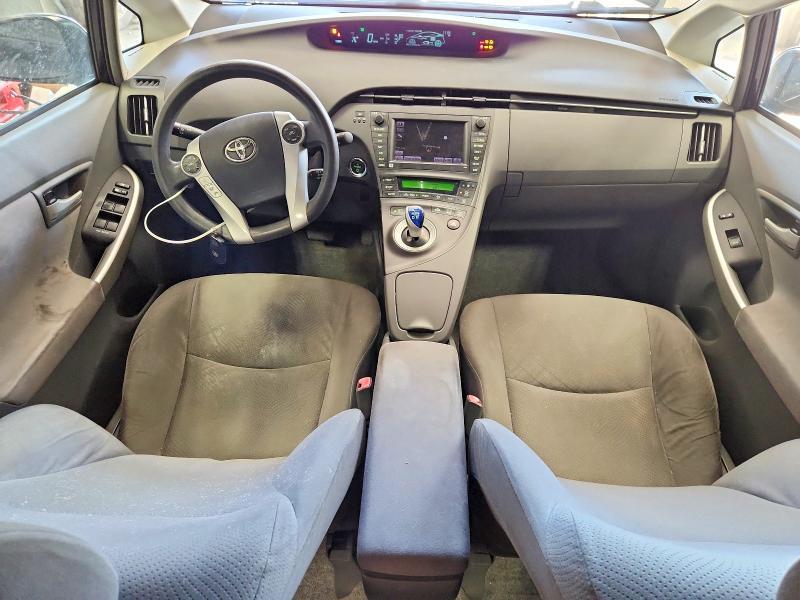 2010 Toyota Prius iii