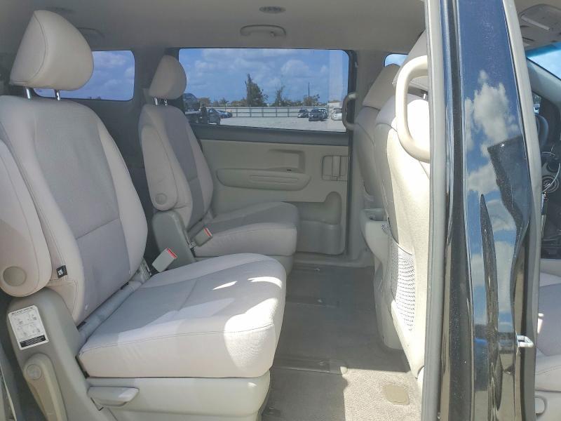 2016 KIA Sedona l