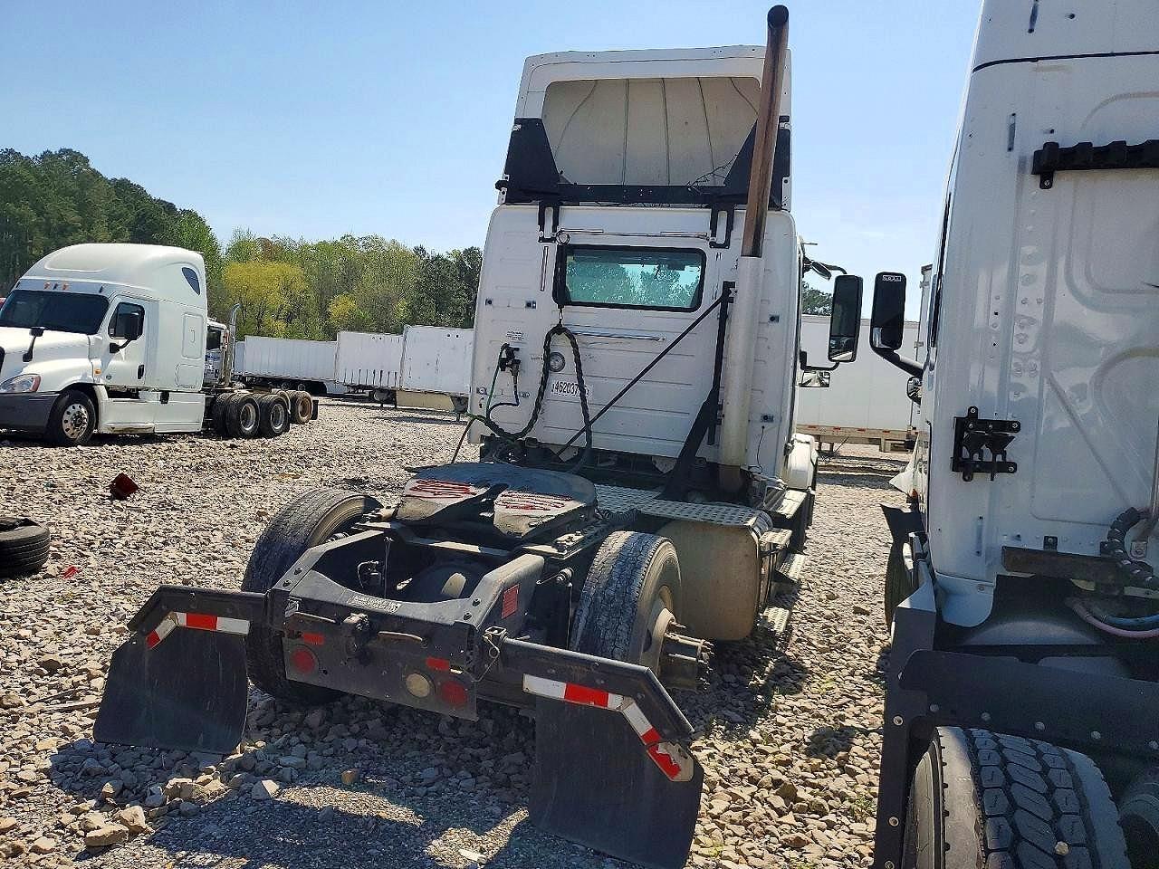 2017 Volvo VNL Semi Truck