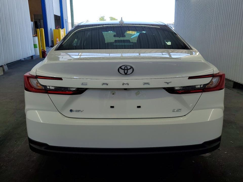 2026 Toyota Camry le