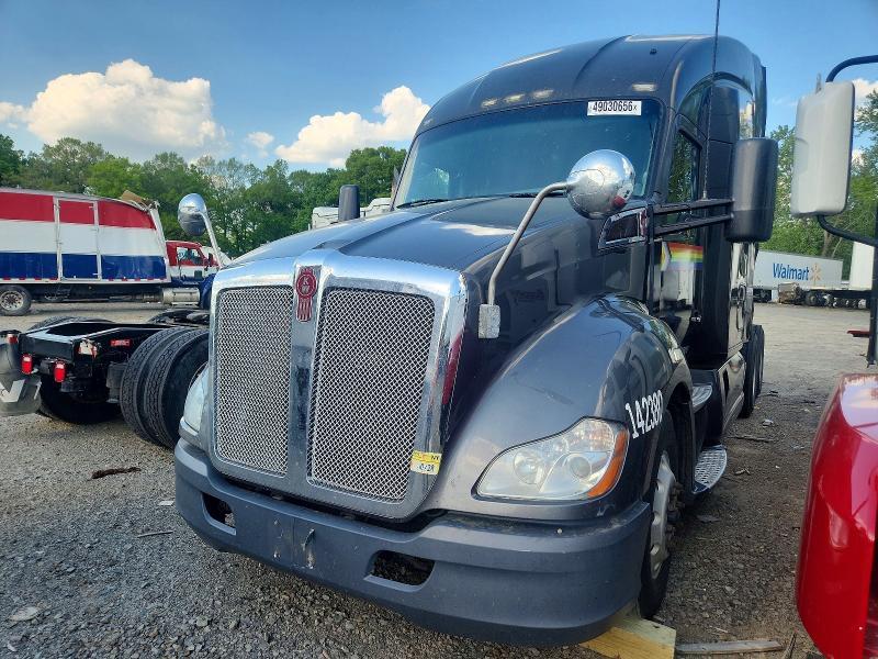 2014 Kenworth T680 Semi Truck