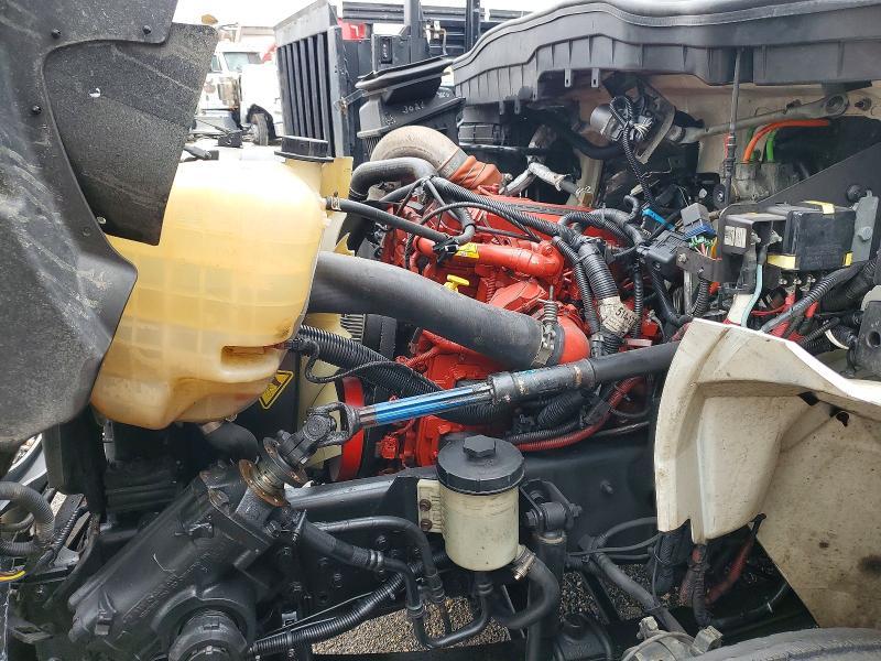 2017 International 4300 BOX Truck