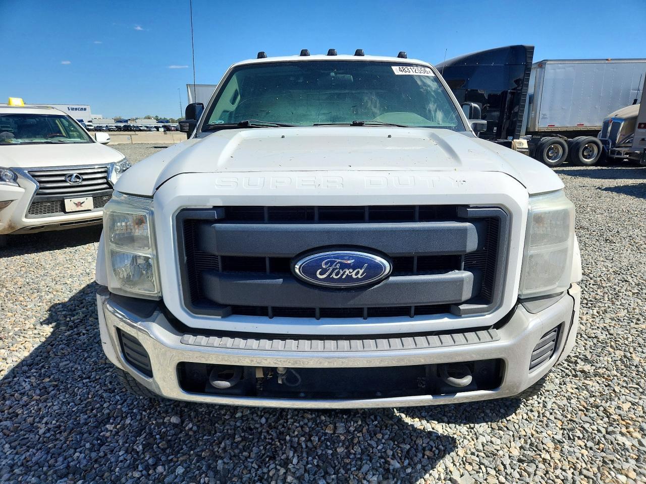 2016 Ford F450 Super Duty Flatbed Truck