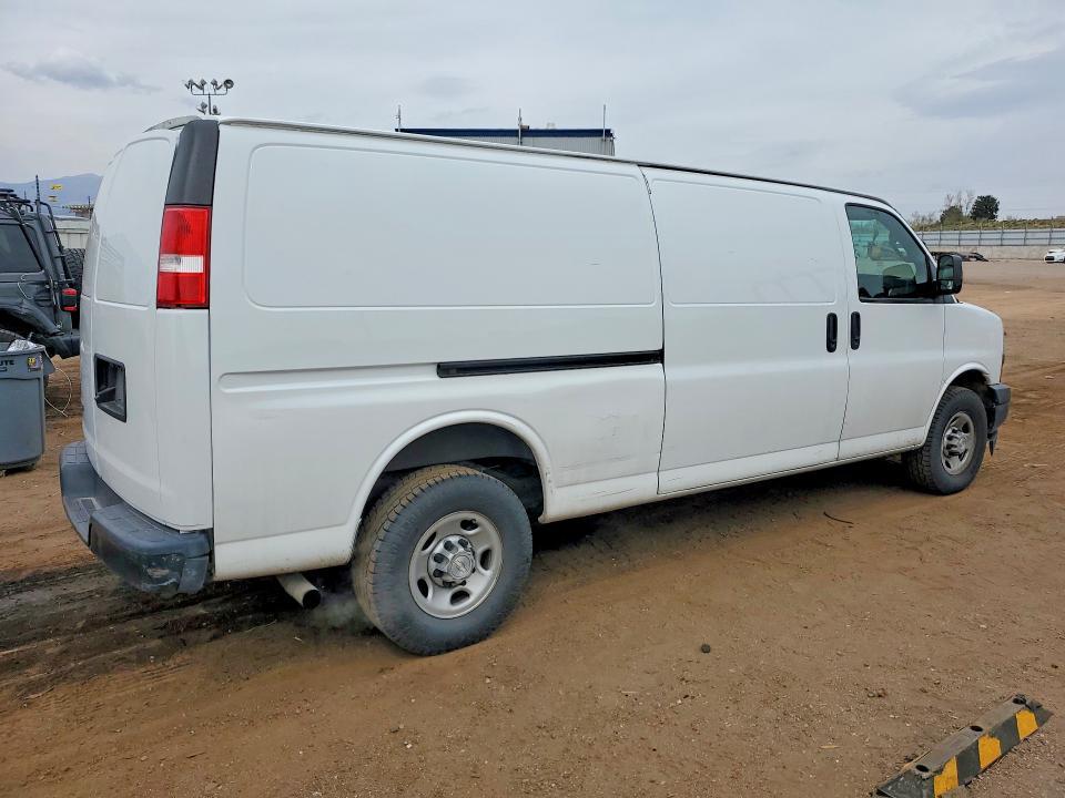 2018 Chevrolet Express G2500 4LT