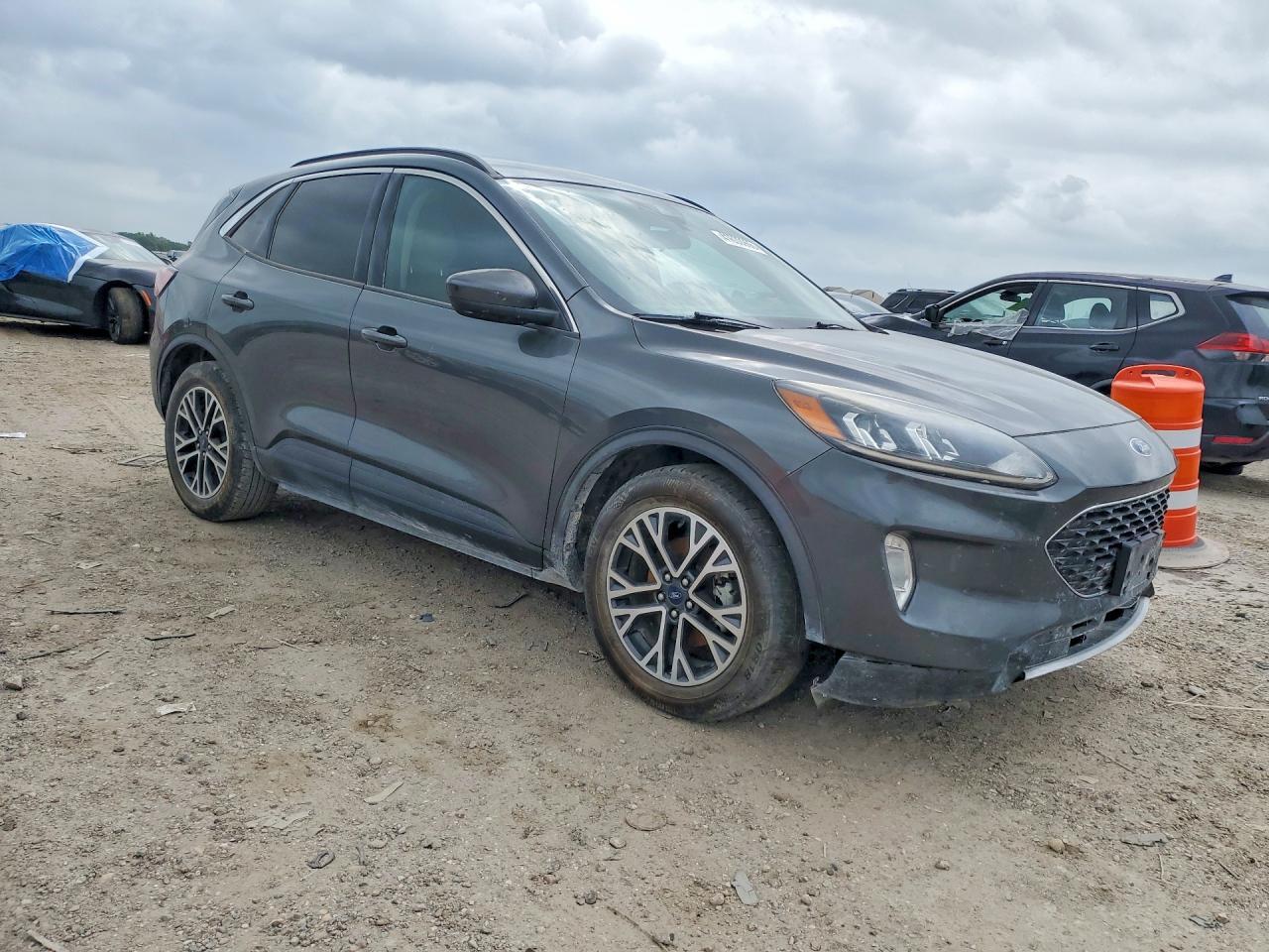 2020 Ford Escape sel