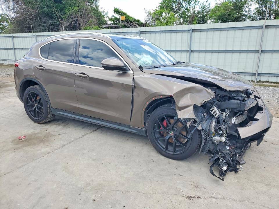 2019 Alfa Romeo Stelvio ti