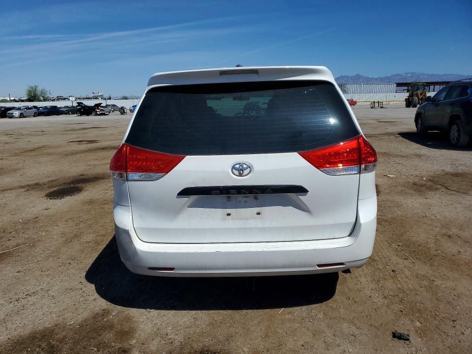 2012 Toyota Sienna Base 7-passenger